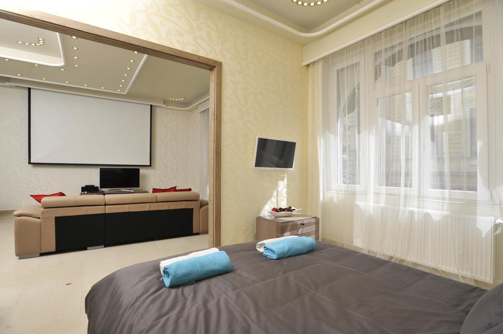 Basilica Grand Luxury In The Historic Center Apartment Budapest Room photo
